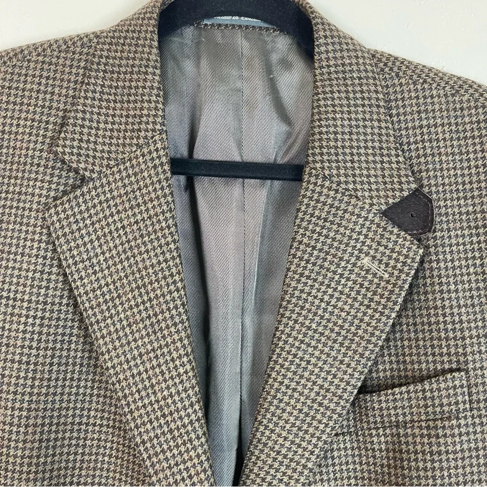 Oscar De La Renta Men's Brown Checkered Blazer - Picture 4 of 10